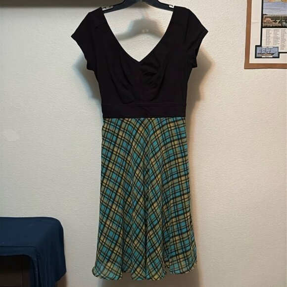 EShakti women’s green plaid and jersey smocked waist dress, pockets, Sz 10 - Picture 1 of 10